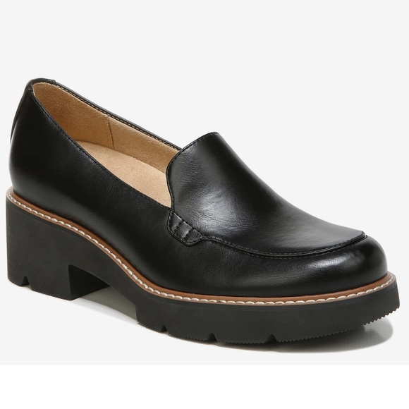 Naturalizer Leather Cabaret Loafers. Never Worn. Size 8.5 - Picture 2 of 7